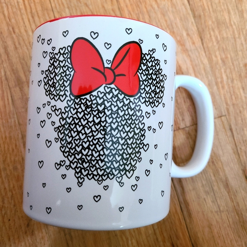 Minnie Mouse Disney Love Mug NWT